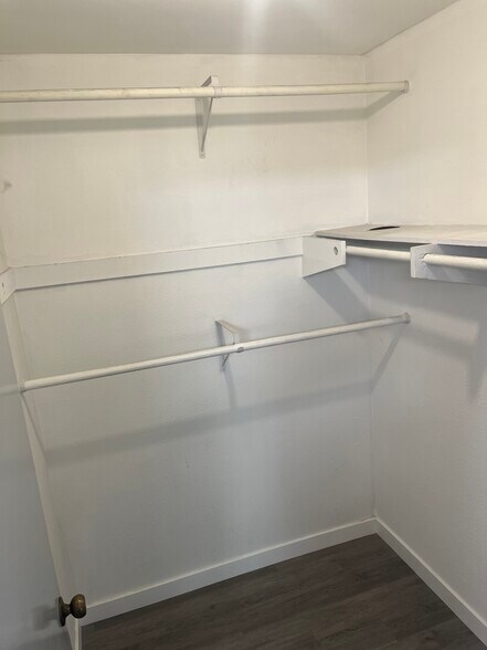 Master Bed Closet - 10300 Caminito Cuervo