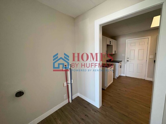 Building Photo - Four Bedroom House | Move In Ready