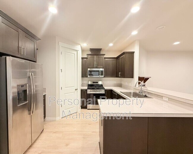 Building Photo - 18010 NE 47th Ave