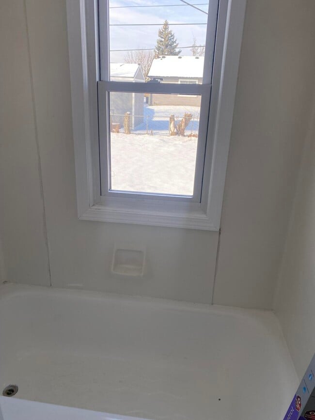 Building Photo - 46589 Huling St