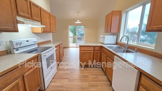 Building Photo - 2122 Tidepool Pl E