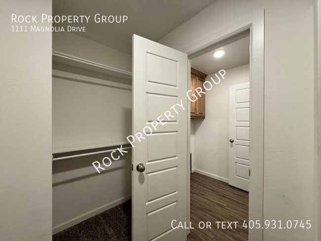 Building Photo - 1111 Magnolia Dr