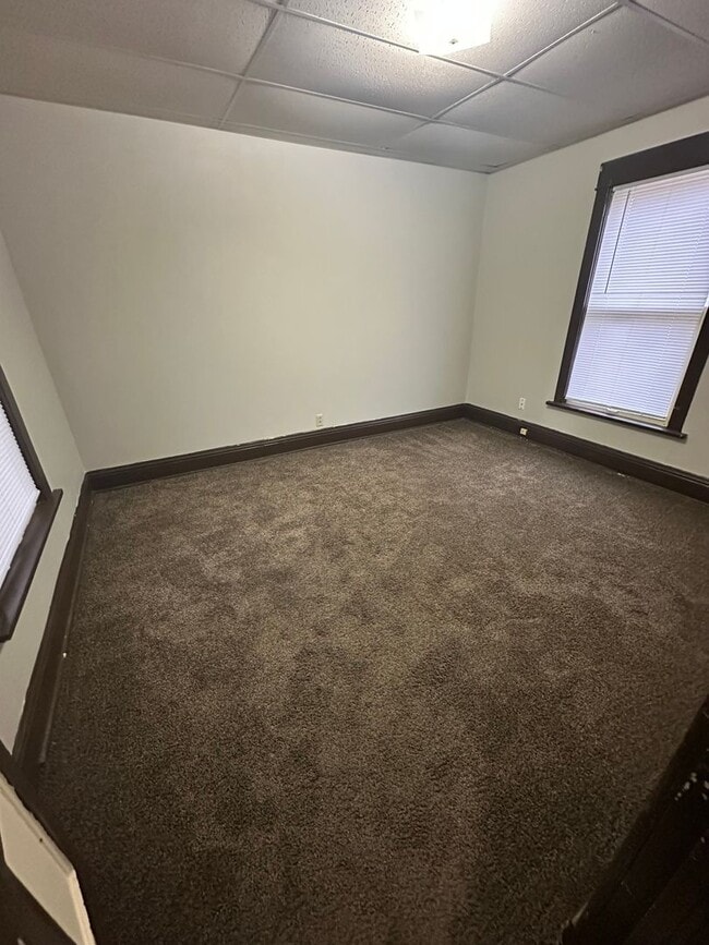 Building Photo - 3 Bedroom, 1 Bathroom House