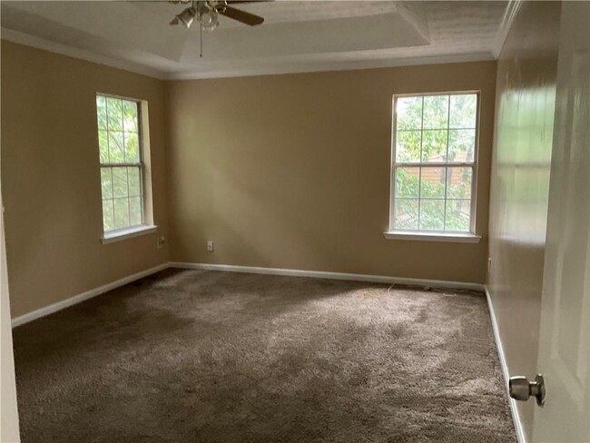 Building Photo - 2570 Treasure Ct