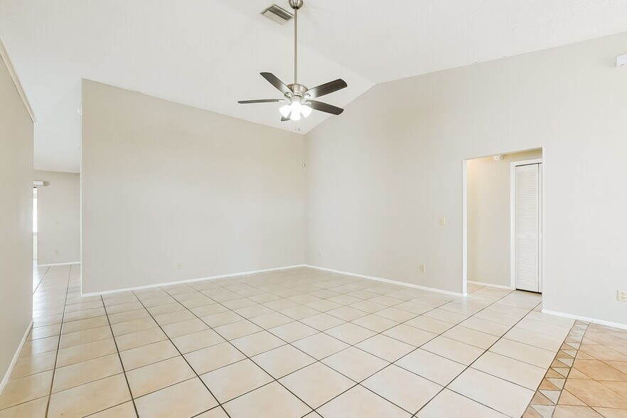 Building Photo - 797 Minerva Ln