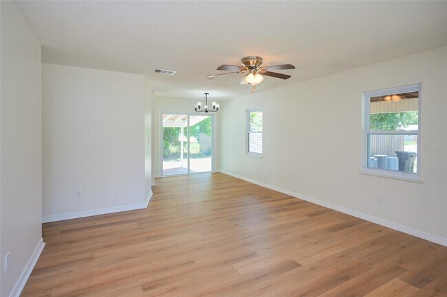 Building Photo - 6515 3rd St Ct W