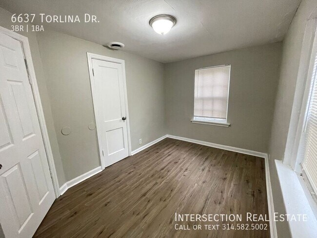 Building Photo - 6637 Torlina Dr
