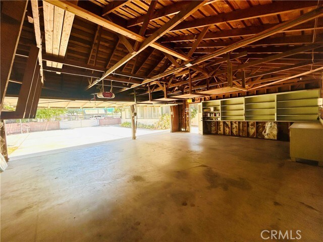 Building Photo - 2750 W Devonshire Ave