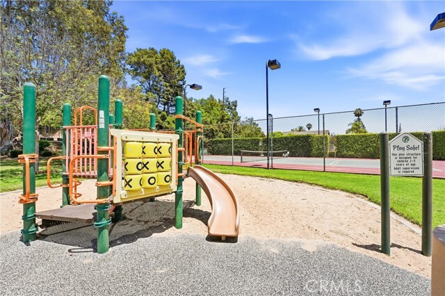 Building Photo - 845 Woodcrest Ave