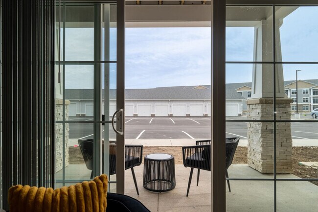 Building Photo - 5825 Sunset Wy