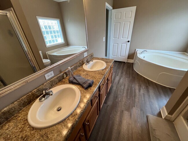 Building Photo - FURNISHED, Horse Farm Dream House