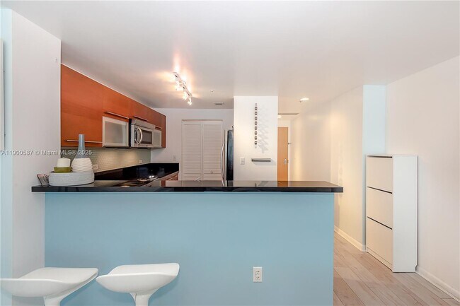 Building Photo - 253 NE 2nd St