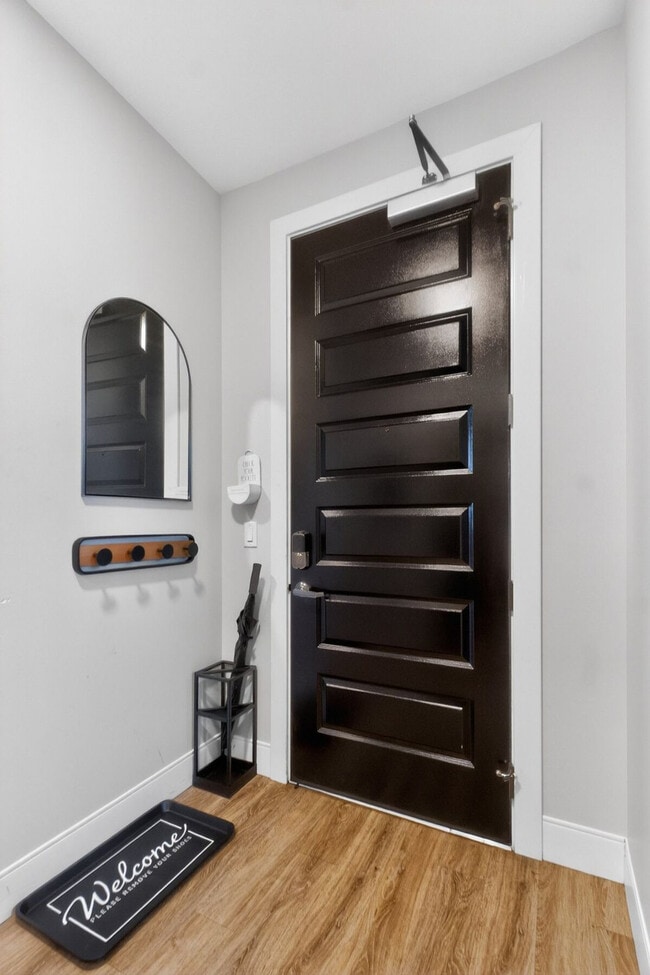 Building Photo - 1424 N Park Pl