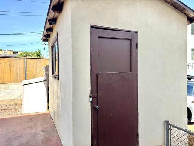 Building Photo - 4322-4324 Temecula Street