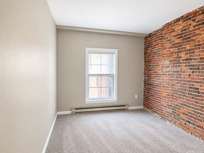 Building Photo - 1750 Washington St
