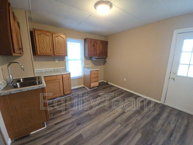 Building Photo - 1503 Smith Ave