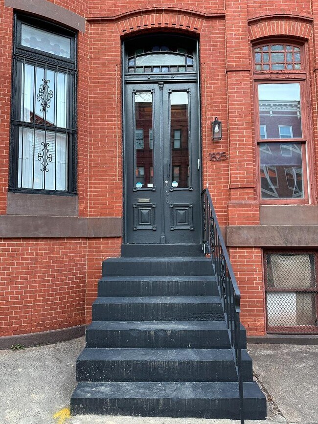 Building Photo - 1825 Madison Ave