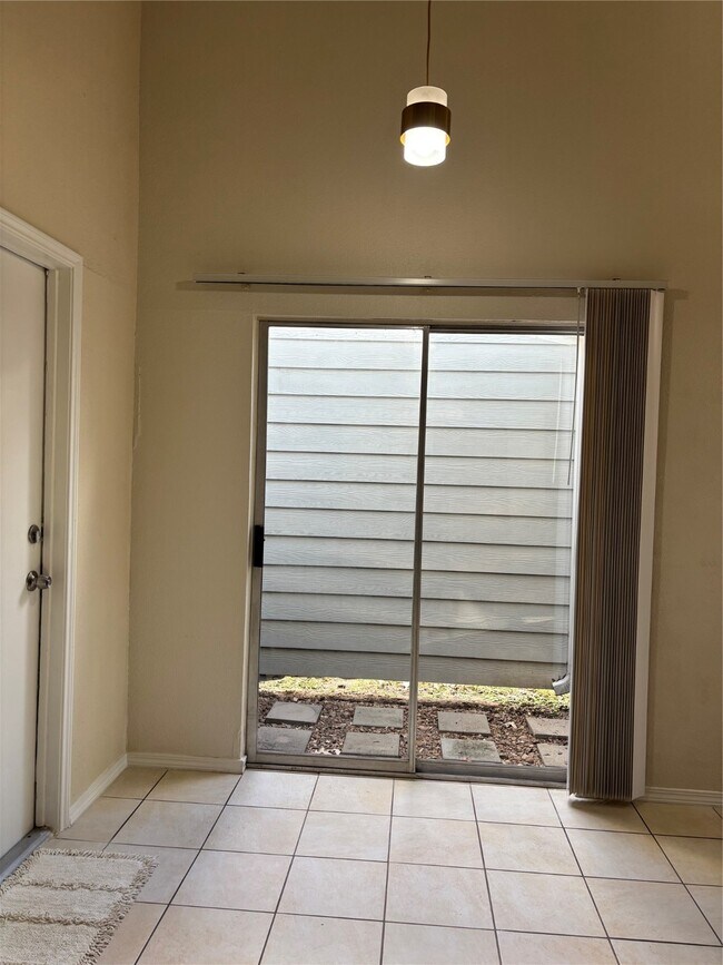 Building Photo - 18619 S Lyford Dr