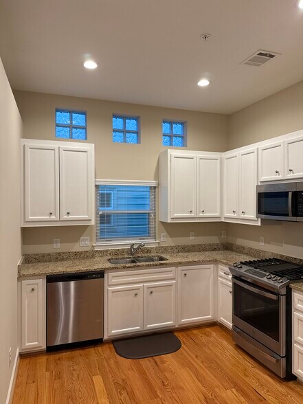Building Photo - 8705 Bryam