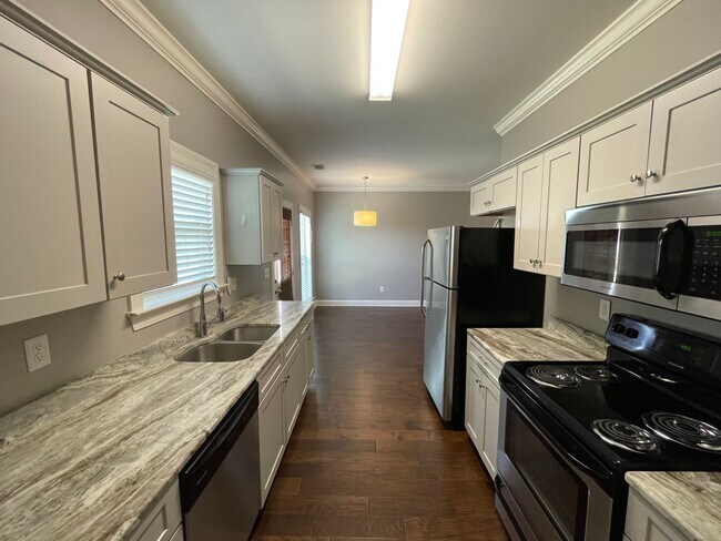 Building Photo - 4BD/4.5BA FOR RENT