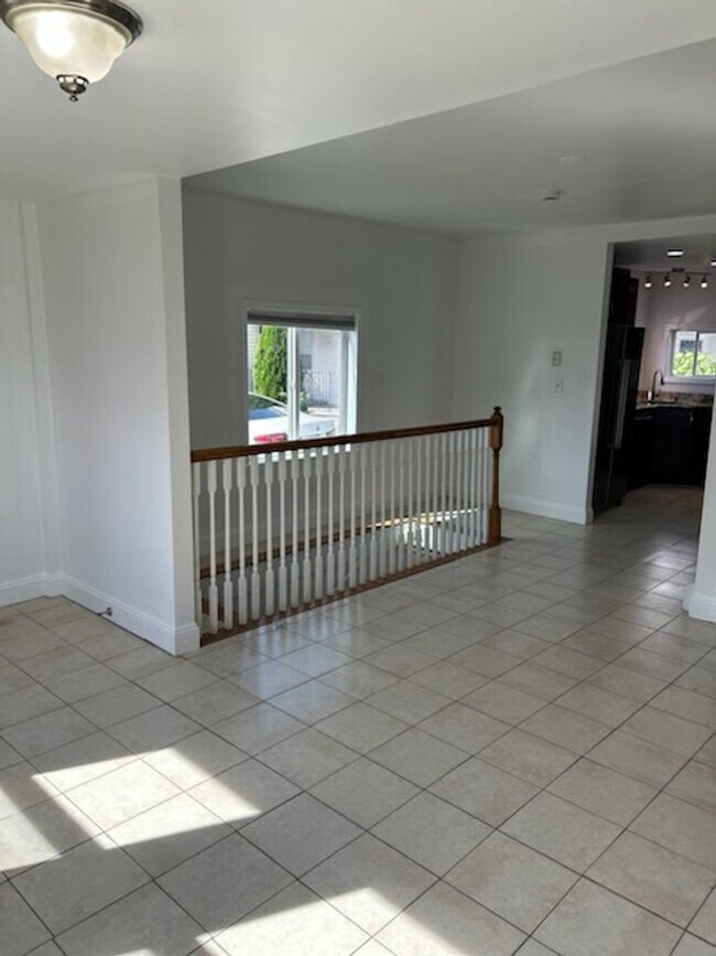 Building Photo - Single Family Home for Rent