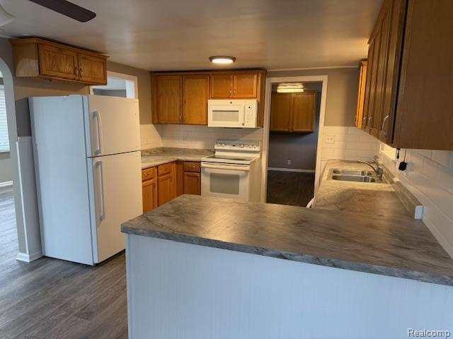 Building Photo - 2434 N Long Lake Rd