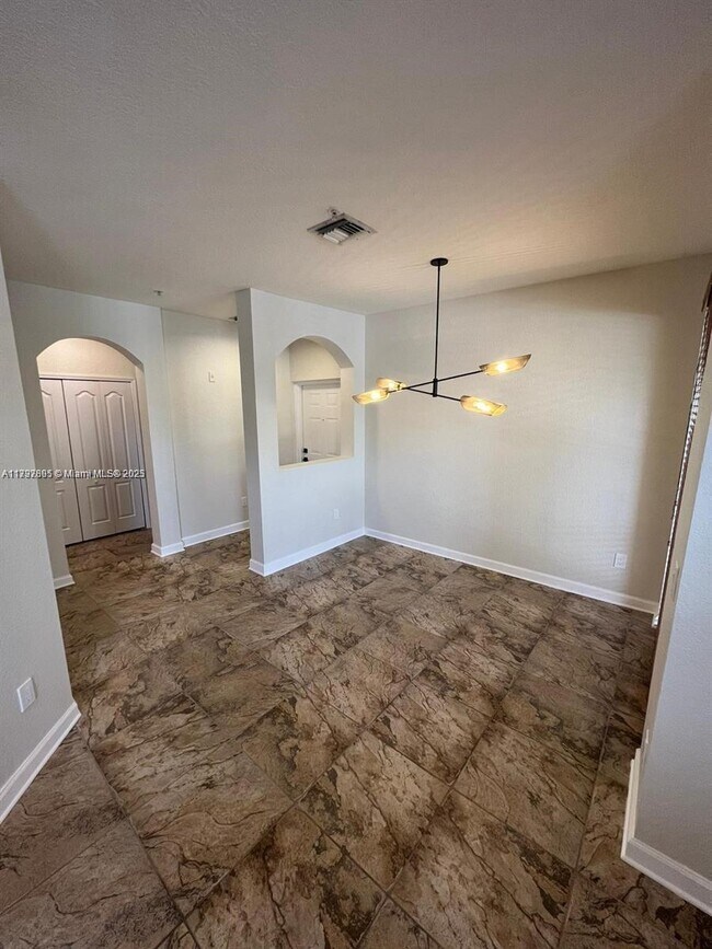Building Photo - 4405 SW 160th Ave