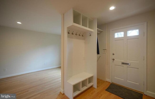 Building Photo - 2503 Holman Ave