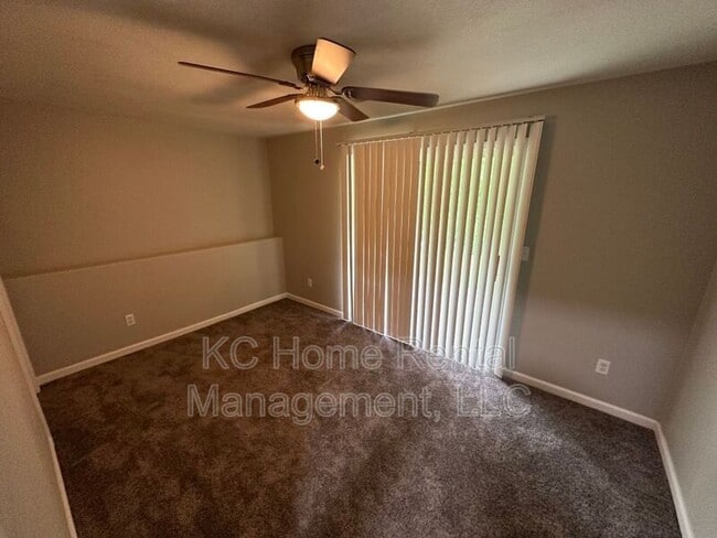 Building Photo - 8201 Woodson Dr