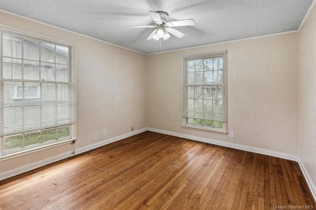 Building Photo - 417 E Claude St