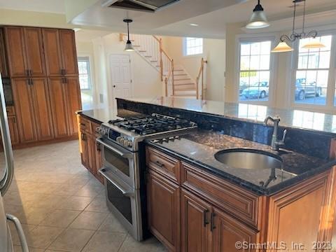 Building Photo - 462 Main St