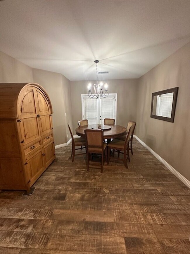 Building Photo - Single Family home in West Bakersfield