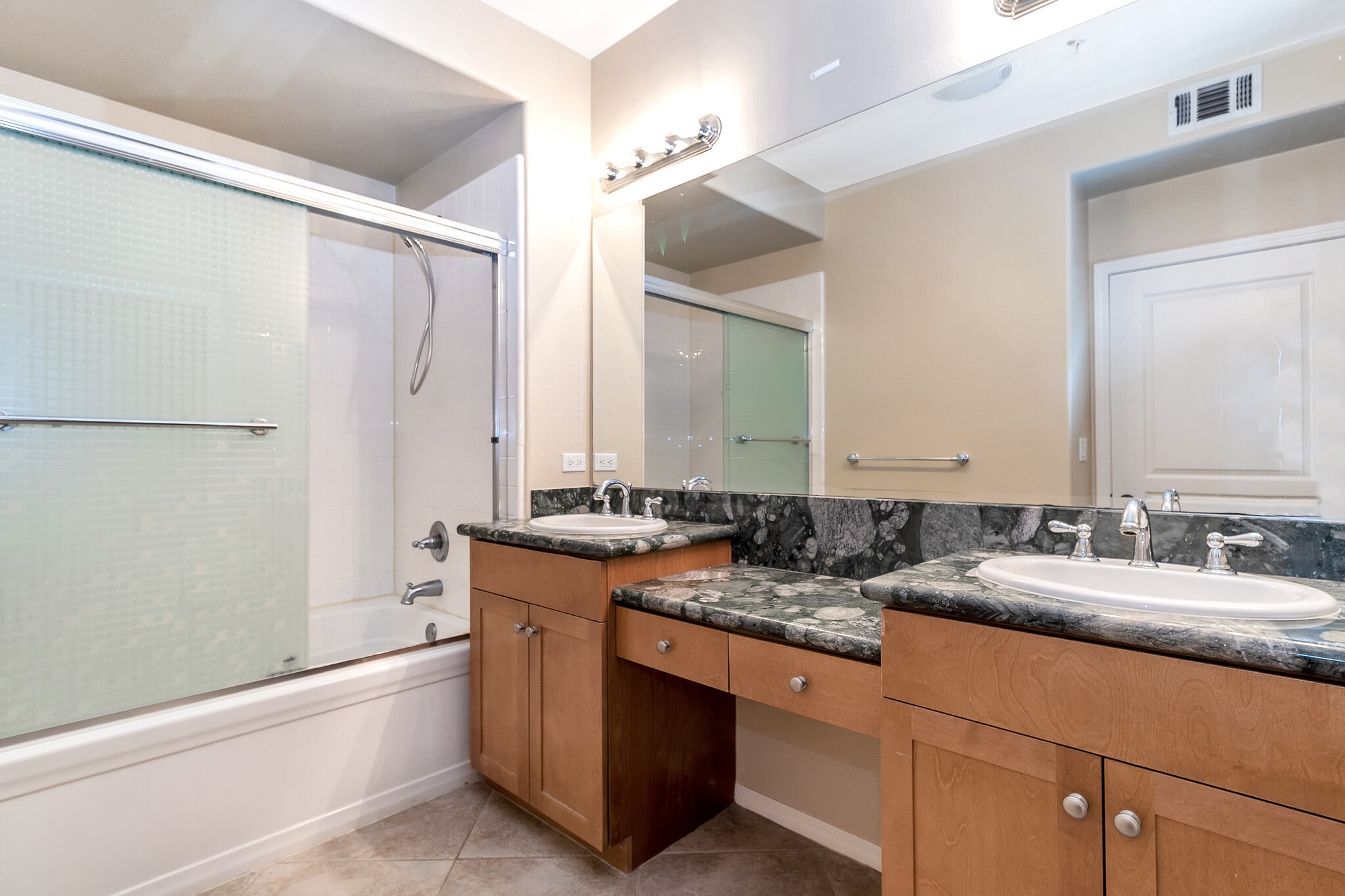 Master Bath - 13044 Pacific Promenade