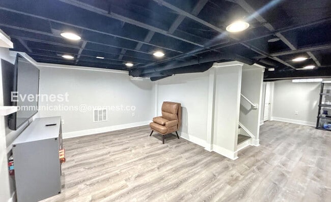 Building Photo - 616 Eastmoor Blvd