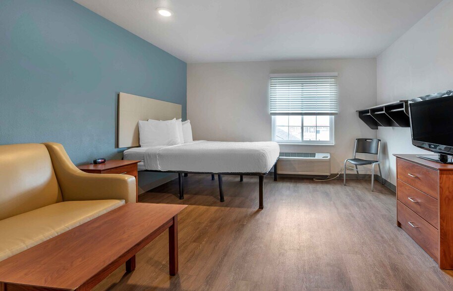 Building Photo - Furnished Studio-Indianapolis - West