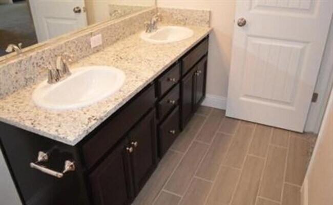 Building Photo - 2406 Gabriel Dr