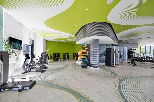 Building Photo - 501 NE 31st St