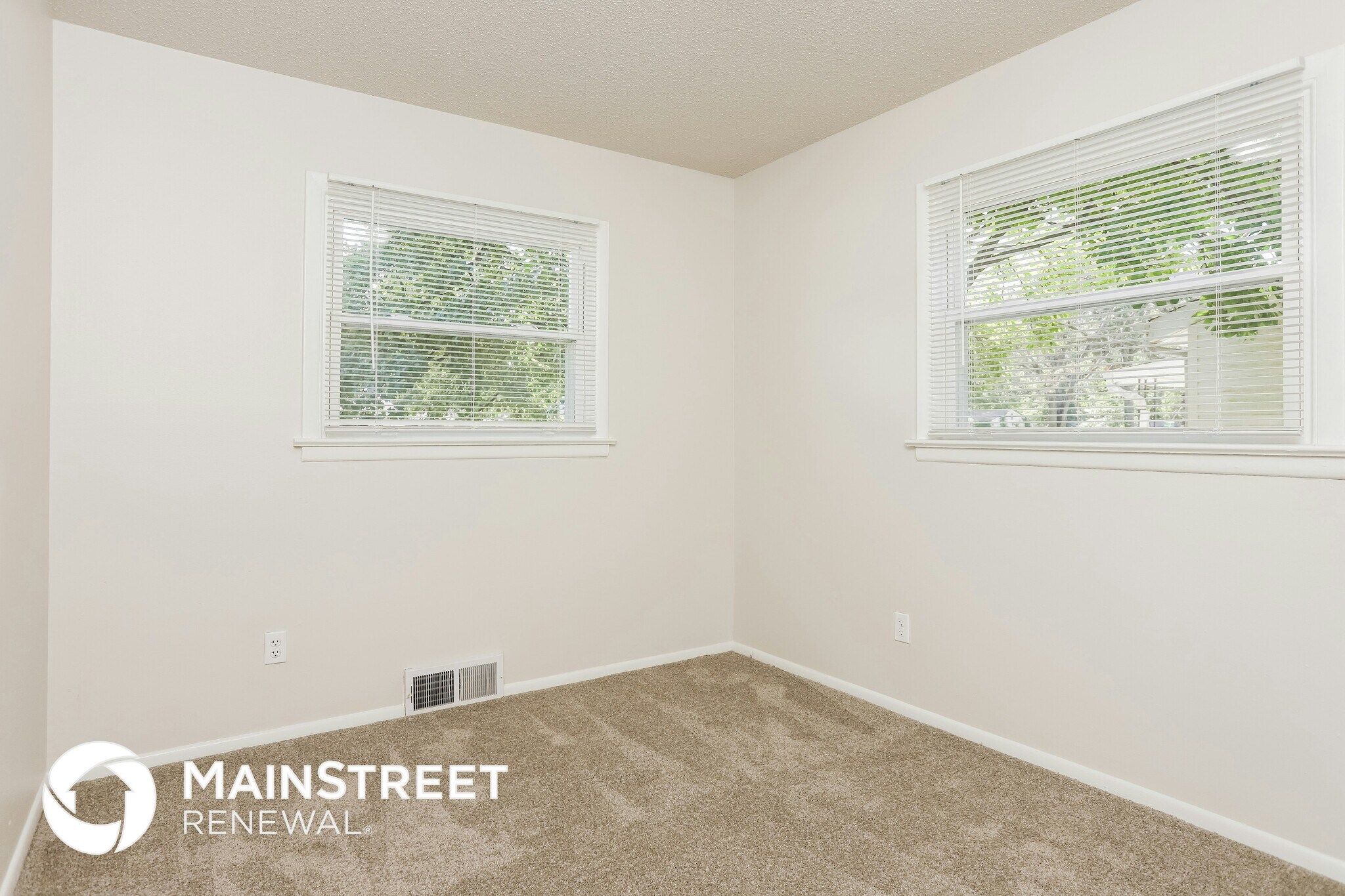 Building Photo - 1455 Broadlawns Ln