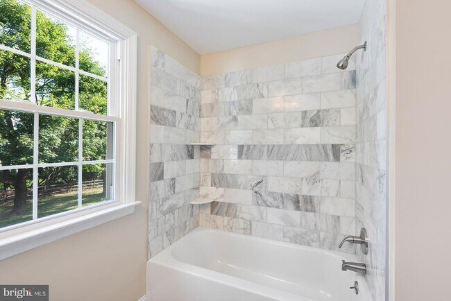 Building Photo - 450 Ridge Run