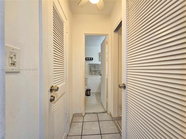 Building Photo - 2899 Collins Ave