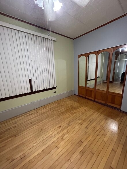 Building Photo - 3149 W 42nd Pl