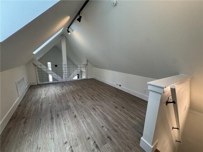 Building Photo - 1111 S Ray Ave