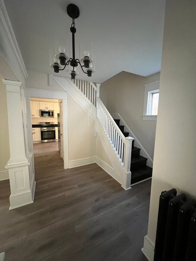 Building Photo - 815 Grove St