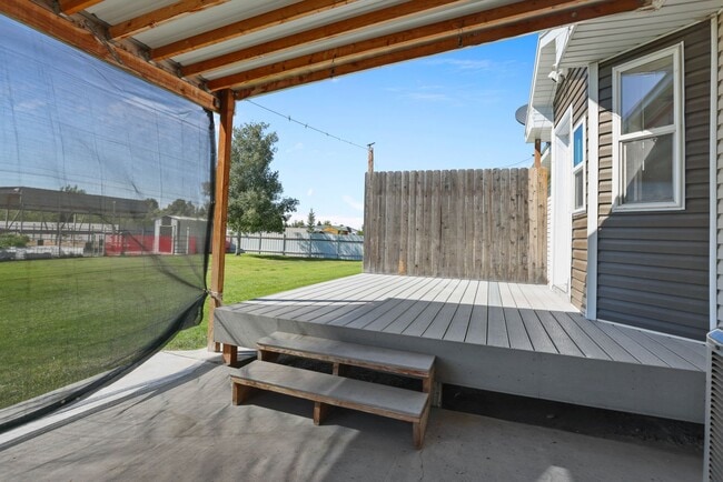 Building Photo - 5 Bed 3 Bath Home in Rigby