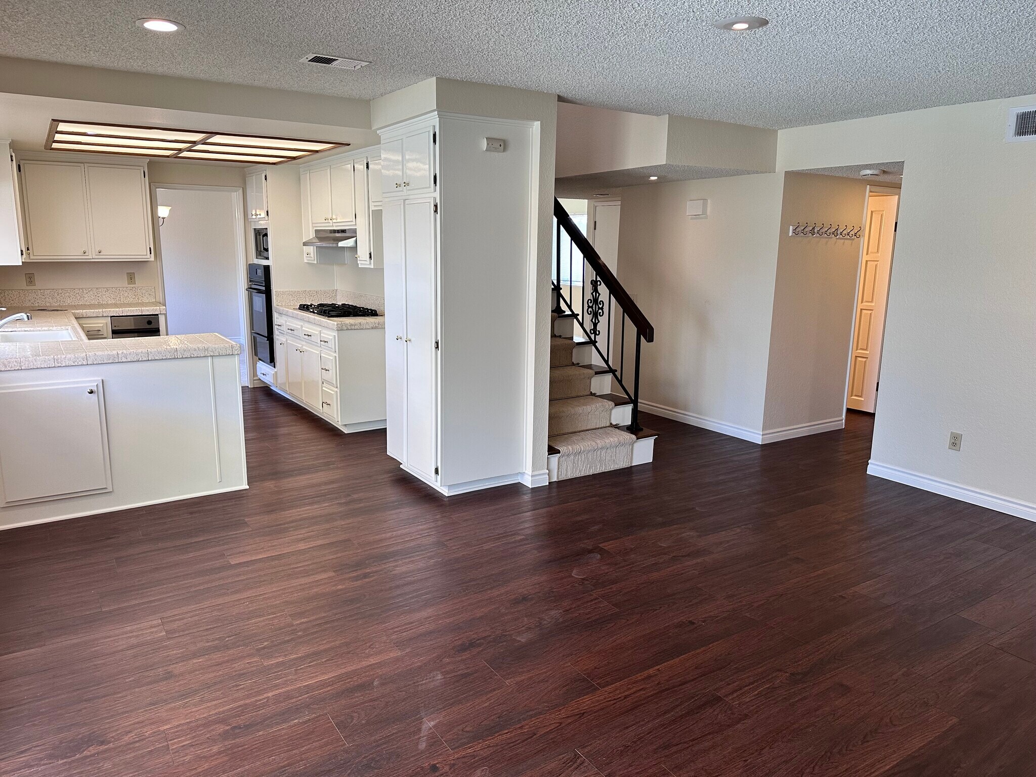 Building Photo - 3218 Tannencrest Dr
