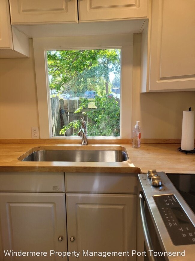 Building Photo - 2 br, 1 bath House - 711 Irondale Road