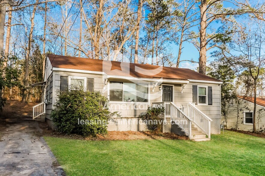 Building Photo - 652 Lorraine Dr