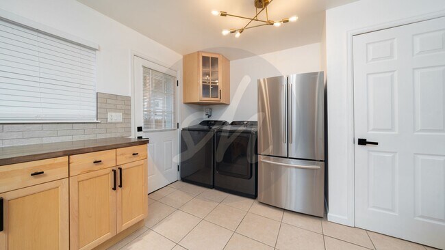Building Photo - Modern Duplex in Old Colorado City