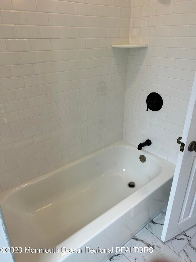 Building Photo - 120 Morningside Ave