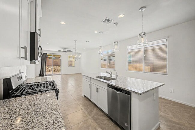 Building Photo - 12528 E Caden Dr